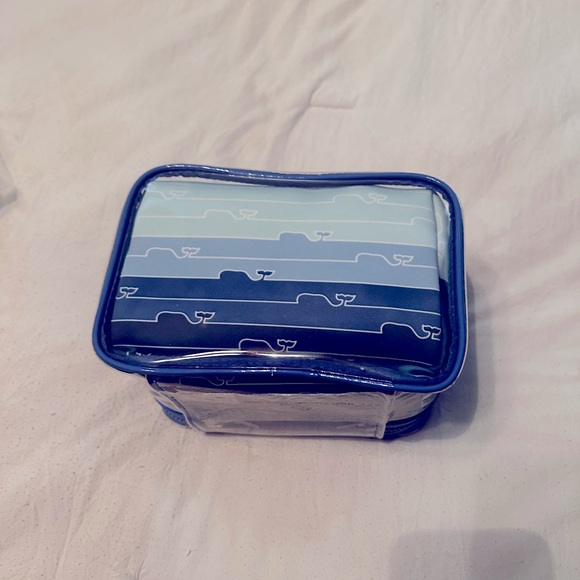 Vineyard Vines Cosmetic Bag NWT - Picture 2 of 4